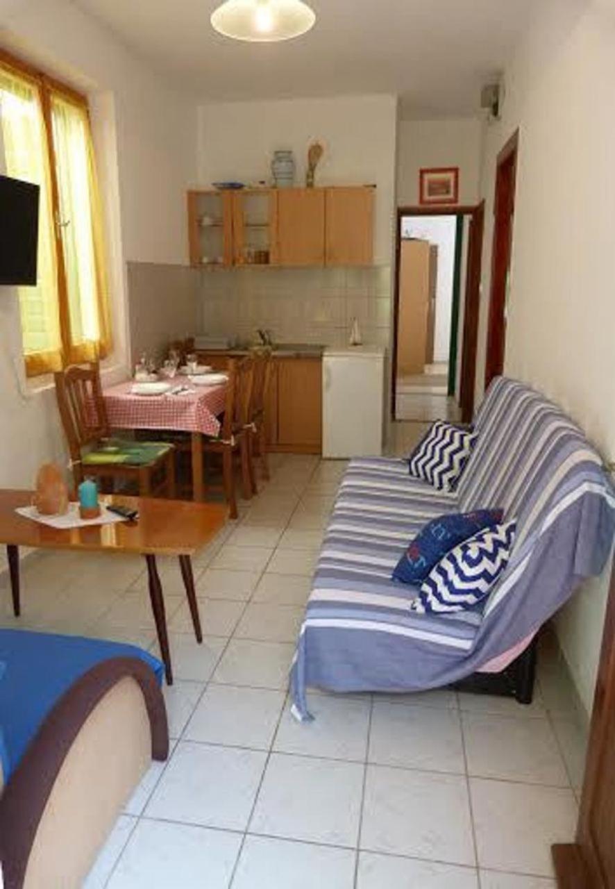 Holiday Home Villa Jadran - 10 M From Beach Preko Zewnętrze zdjęcie